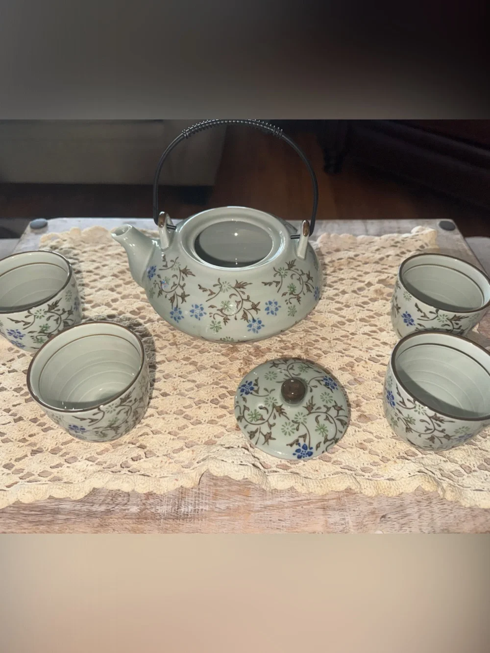 Pier 1 Japanese Import Tomoko porcelain Matching Teapot and bowls